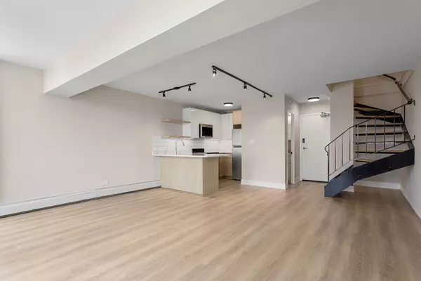 Chicago, IL 60660,6166 N Sheridan Road #22B