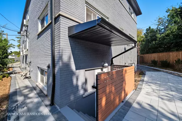 Clarendon Hills, IL 60514,143 Ann Street #1S