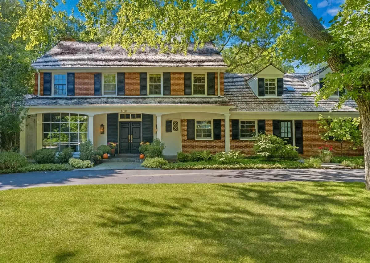 Winnetka, IL 60093,180 Apple Tree Road