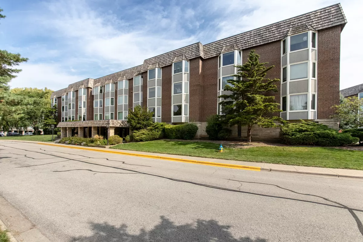 Park Ridge, IL 60068,2500 Archbury Lane #2D