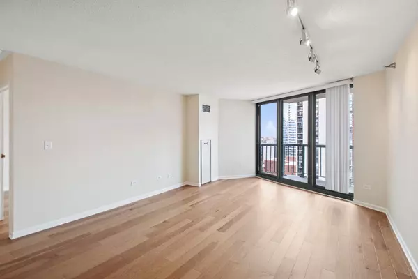 Chicago, IL 60610,111 W Maple Street #1805