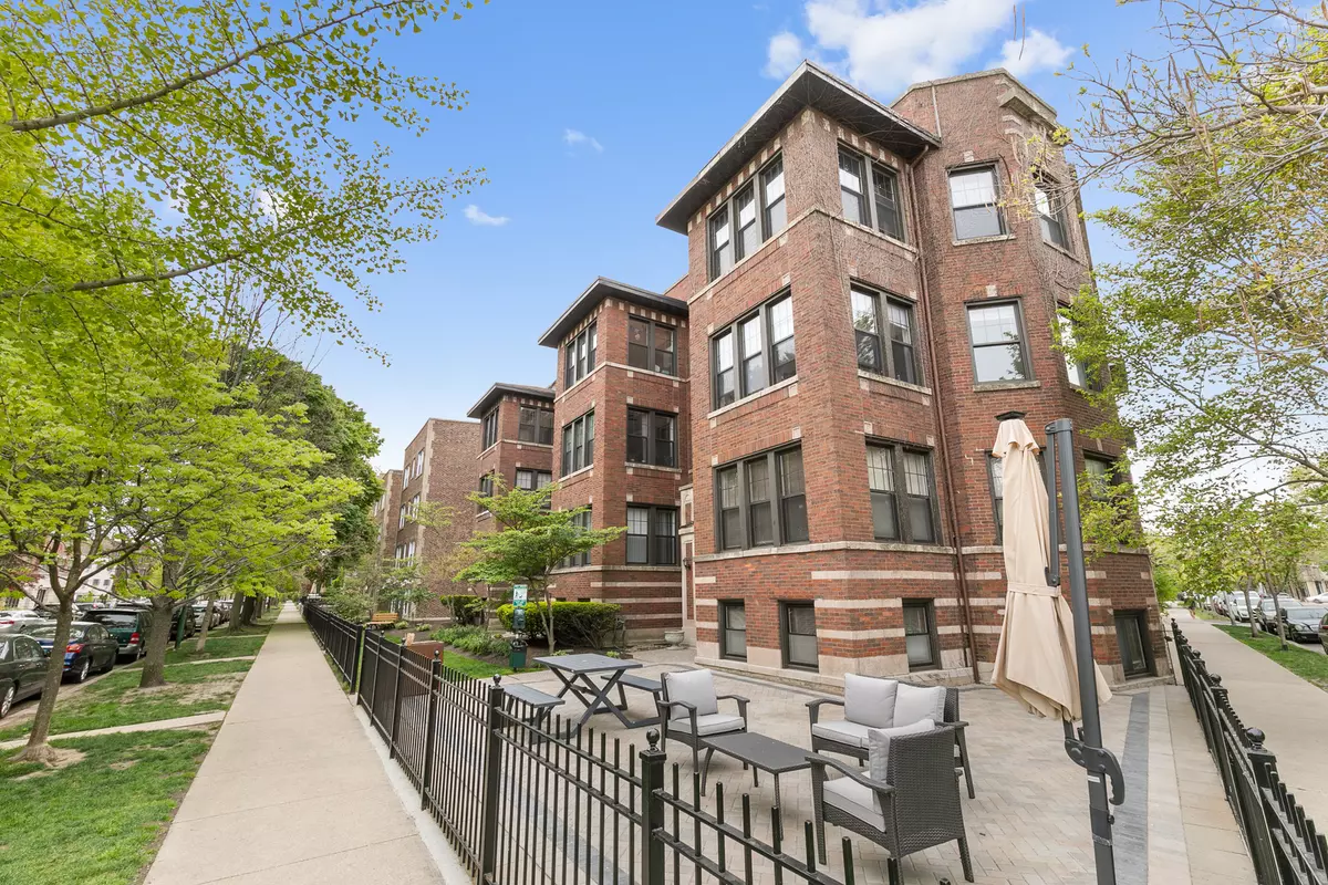 Chicago, IL 60626,7663 N ROGERS Avenue #3