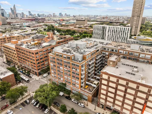 Chicago, IL 60607,933 W Van Buren Street #326