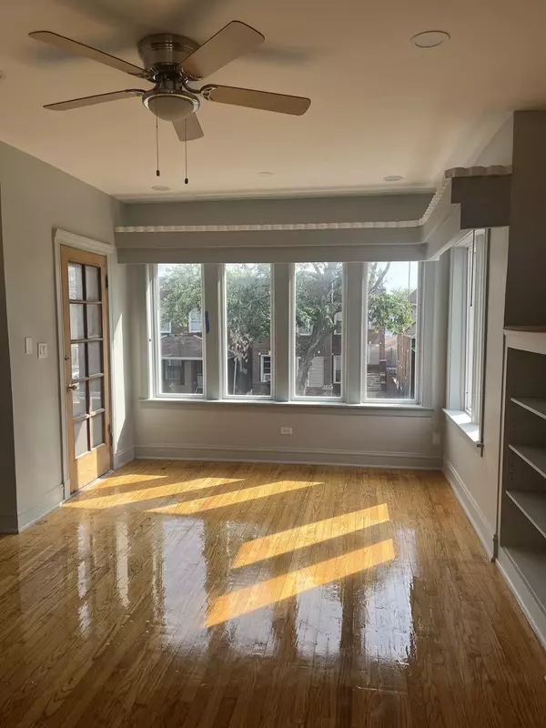 Chicago, IL 60629,6404 S Campbell Avenue #2