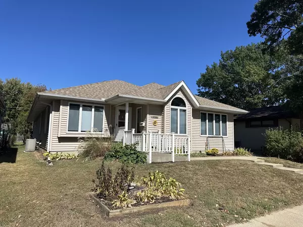 Fulton, IL 61252,827 14th Avenue