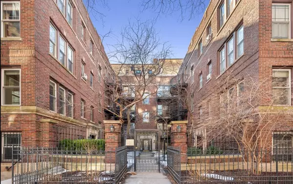 Chicago, IL 60613,3638 N Pine Grove Avenue #G2