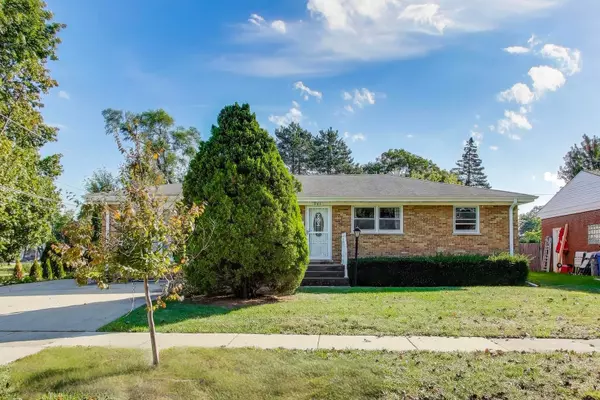 901 S Can Dota Avenue, Mount Prospect, IL 60056