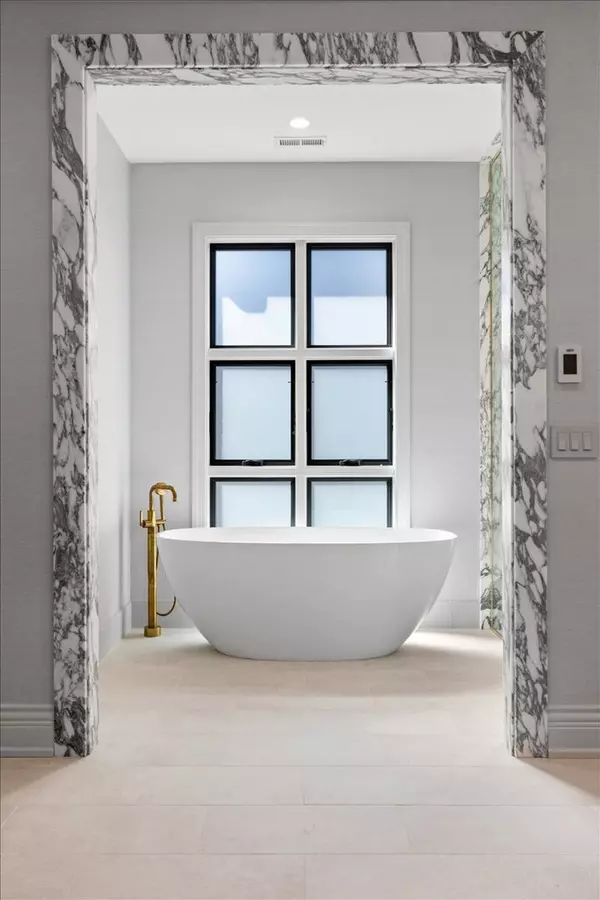 Chicago, IL 60614,2719 N Dayton Avenue