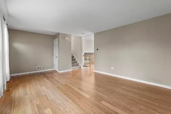 Bolingbrook, IL 60490,186 Chestnut Lane