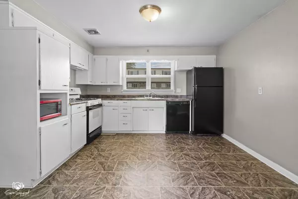 Bourbonnais, IL 60914,279 W Country Court