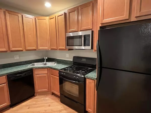 Chicago, IL 60645,2122 W ARTHUR Avenue #3
