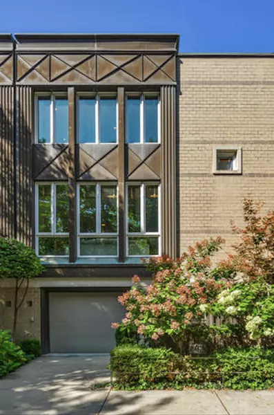2124 N Lakewood Avenue, Chicago, IL 60614