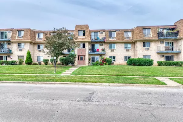 Glendale Heights, IL 60139,256 Shorewood Drive #2C