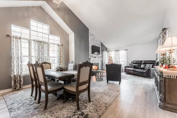 Warrenville, IL 60555,30W013 Juniper Court