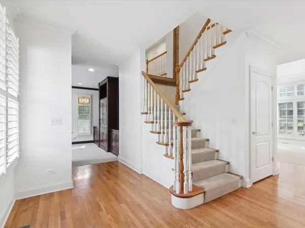 Lake Forest, IL 60045,660 S Buckingham Court