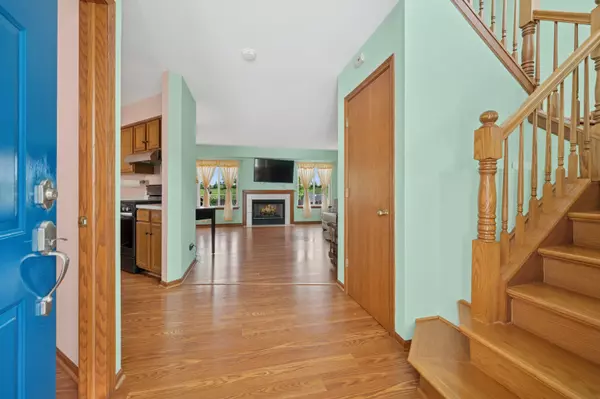 Mundelein, IL 60060,1216 Kensington Drive