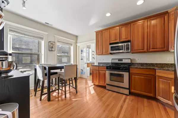 Chicago, IL 60613,4313 N Paulina Street #3