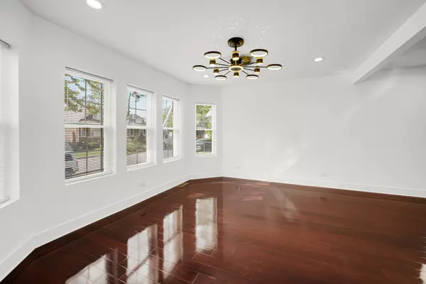 Chicago, IL 60628,732 E 104th Place