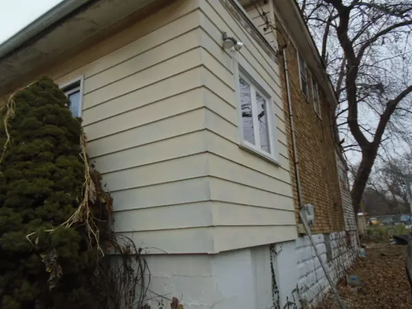 Calumet City, IL 60409,302 161st Street