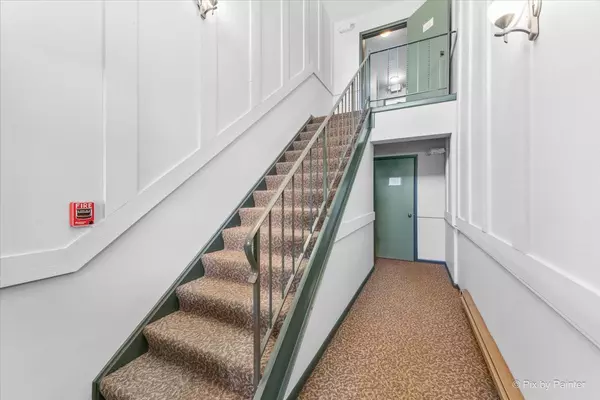 Westmont, IL 60559,55 W 64th Street #202