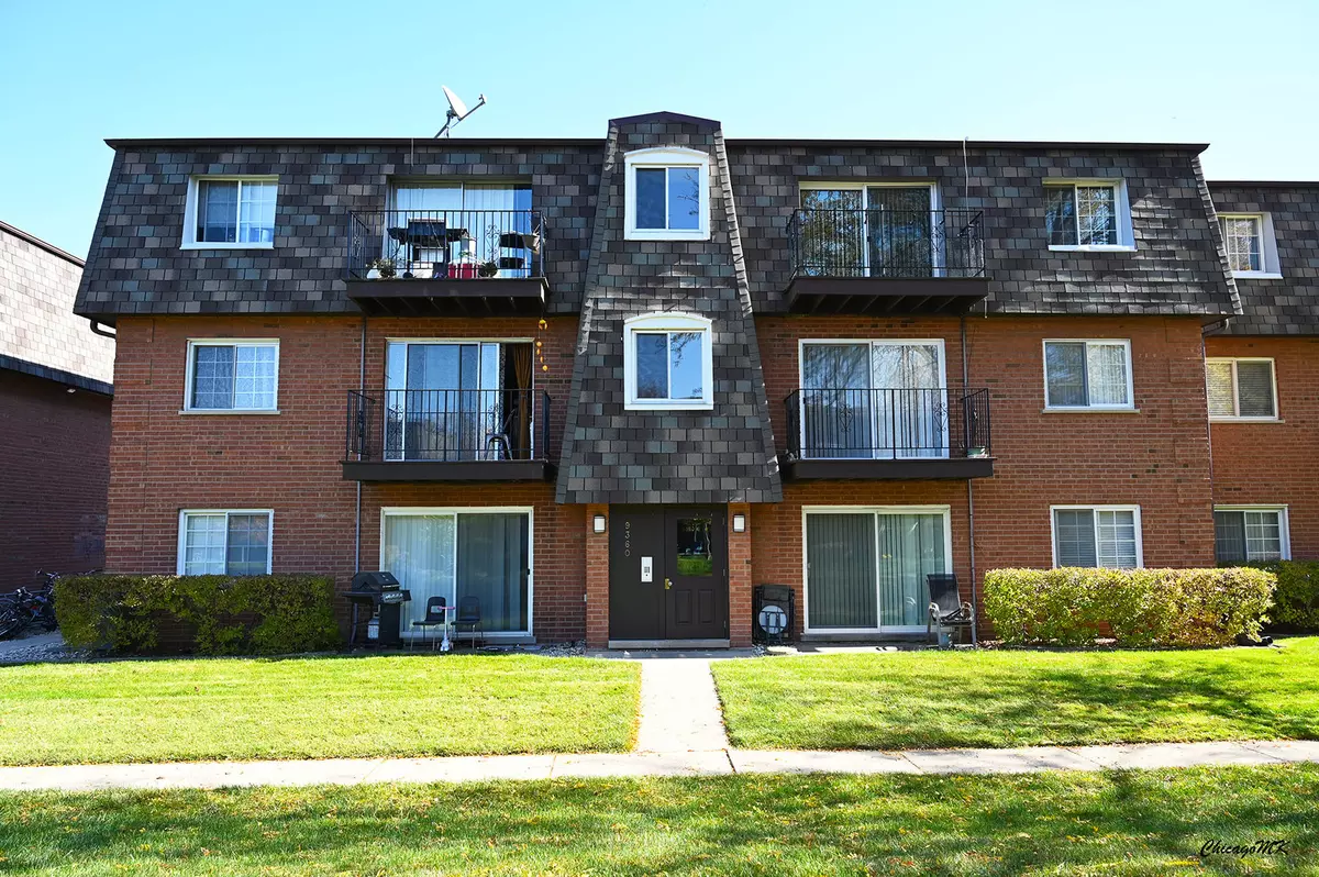 Des Plaines, IL 60016,9360 BAY COLONY Drive #3S