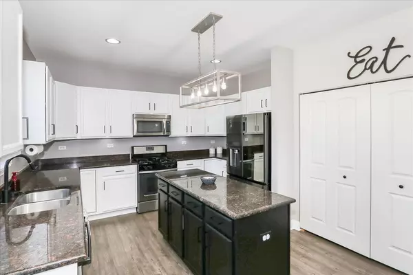 Elgin, IL 60124,342 Snow Drop Lane