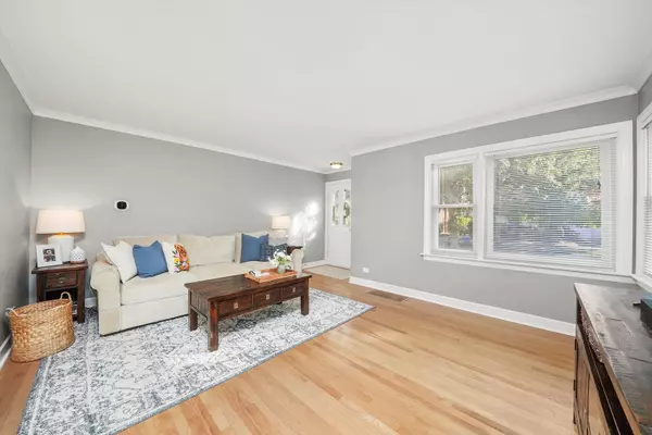 Mount Prospect, IL 60056,314 N Pine Street