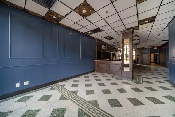 Elgin, IL 60120,76 S Grove Avenue #A