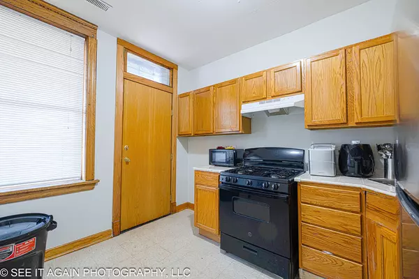 Chicago, IL 60637,5942 S Calumet Avenue #2