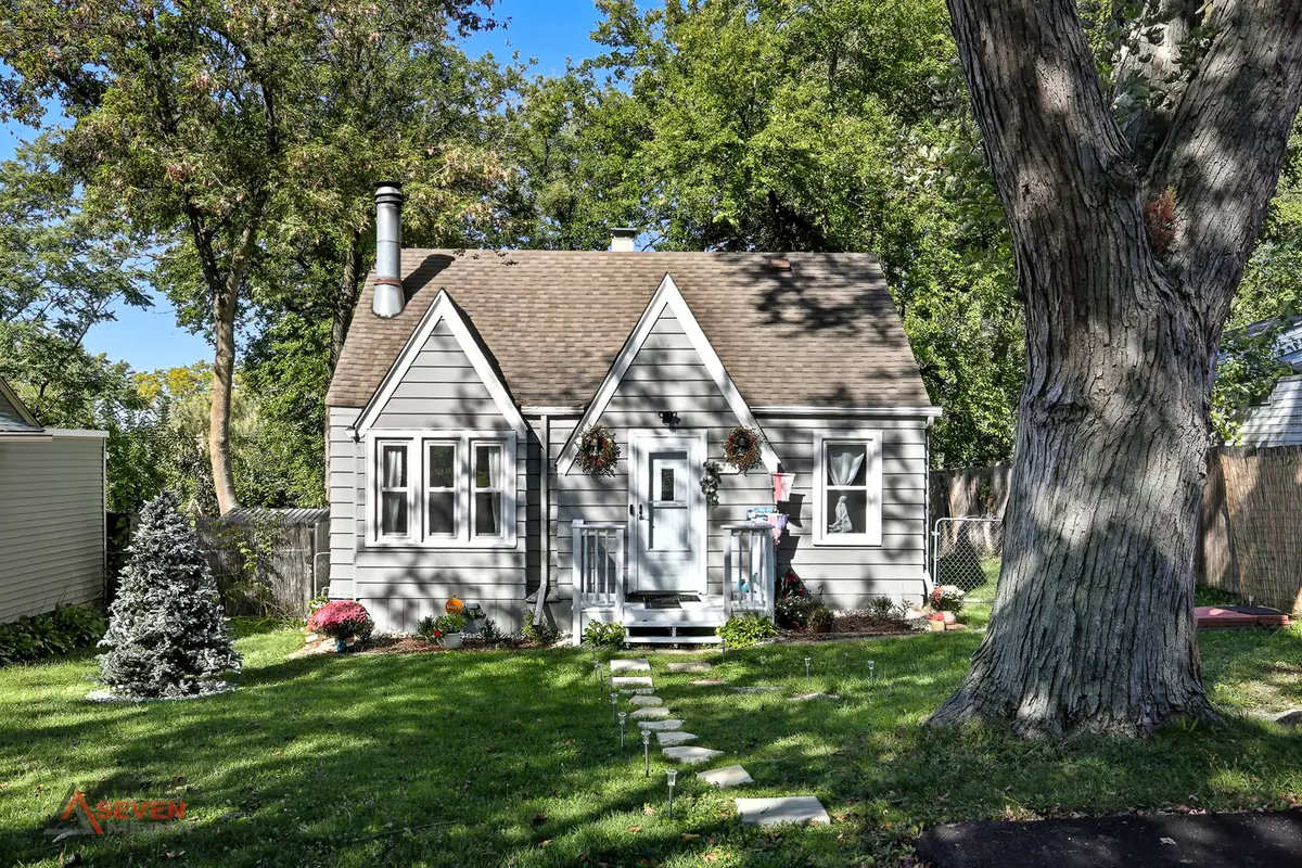 Wonder Lake, IL 60097,7718 Beach Road