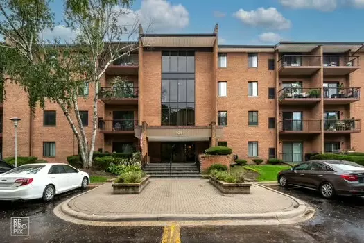 709 79th Street #103, Darien, IL 60561