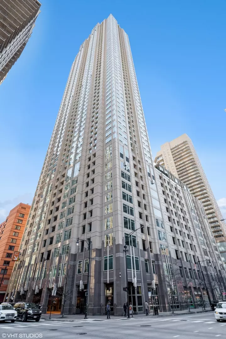 Chicago, IL 60654,33 W Ontario Street #50C