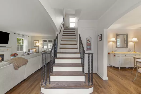 Wheaton, IL 60187,812 N President Street