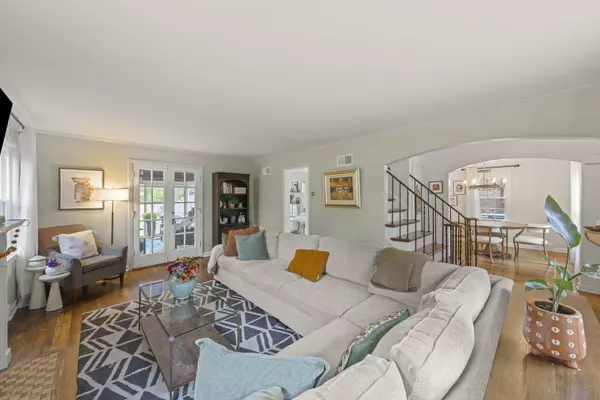 Wheaton, IL 60187,812 N President Street