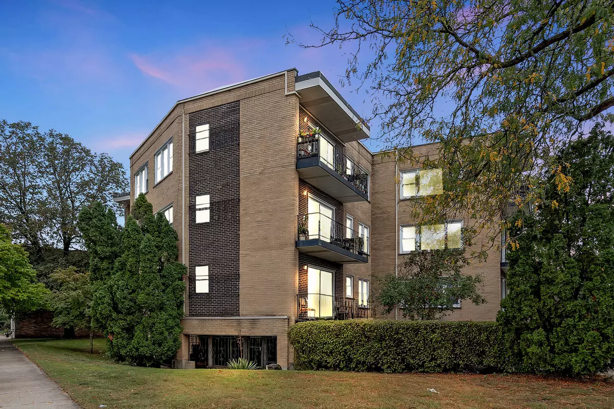 Skokie, IL 60076,4735 Grove Street #103