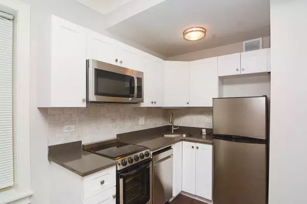 Chicago, IL 60614,640 W WRIGHTWOOD Avenue #203