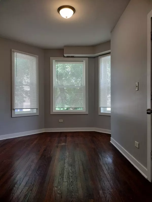 Chicago, IL 60636,6603 S Bishop Street #6603-2