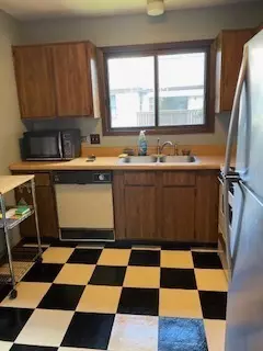Palatine, IL 60074,1012 E Glavin Court #2A