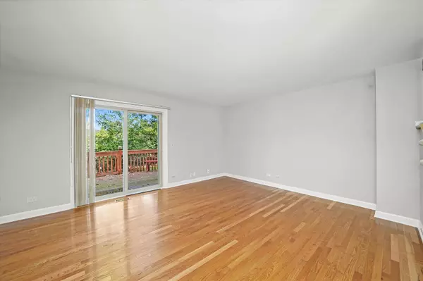 Palatine, IL 60074,218 E Forest Knoll Drive