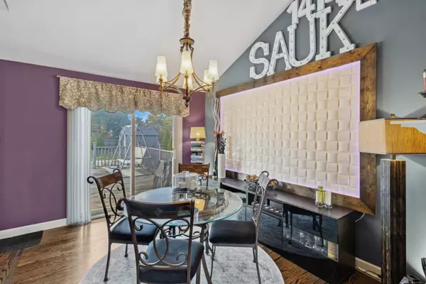 Mount Prospect, IL 60056,1414 N Sauk Lane