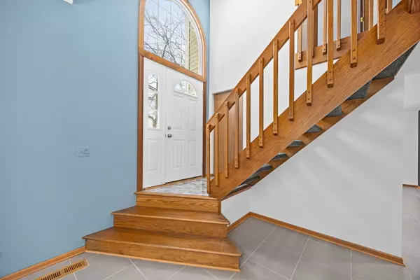 Winfield, IL 60190,0N670 Bedford Lane #2304