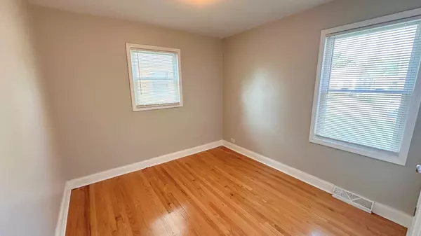 South Holland, IL 60473,15519 Gouwens Lane
