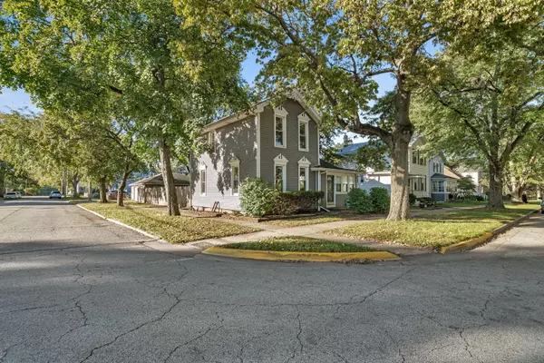 Morris, IL 60450,627 E Washington Street