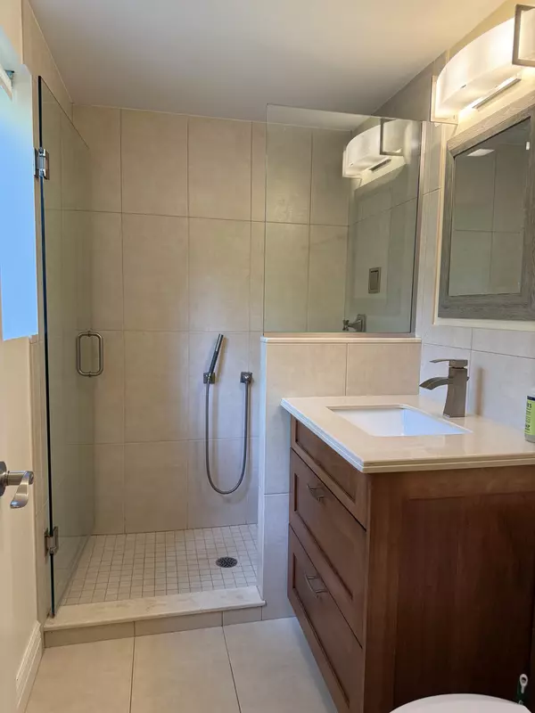 Park Ridge, IL 60068,60 S Dee Road #G