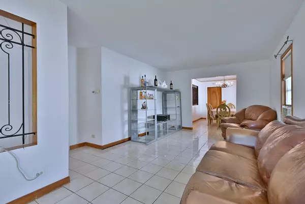 Bensenville, IL 60106,322 S WALNUT Street