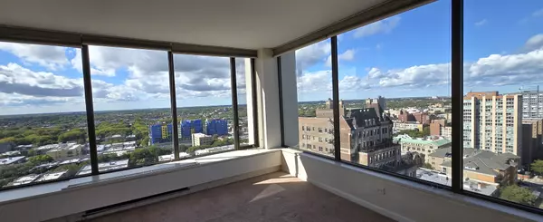 Chicago, IL 60640,5455 N Sheridan Road #2415