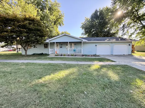 Clinton, IL 61727,308 N Alexander Street