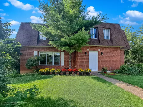 8428 Creekside Lane, Darien, IL 60561