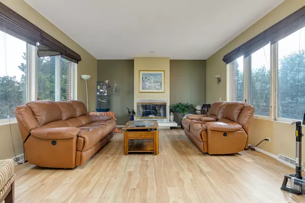 Darien, IL 60561,8428 Creekside Lane