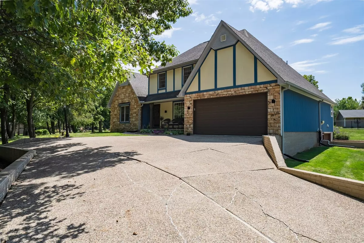 Towanda, IL 61776,1 Timber Creek Court